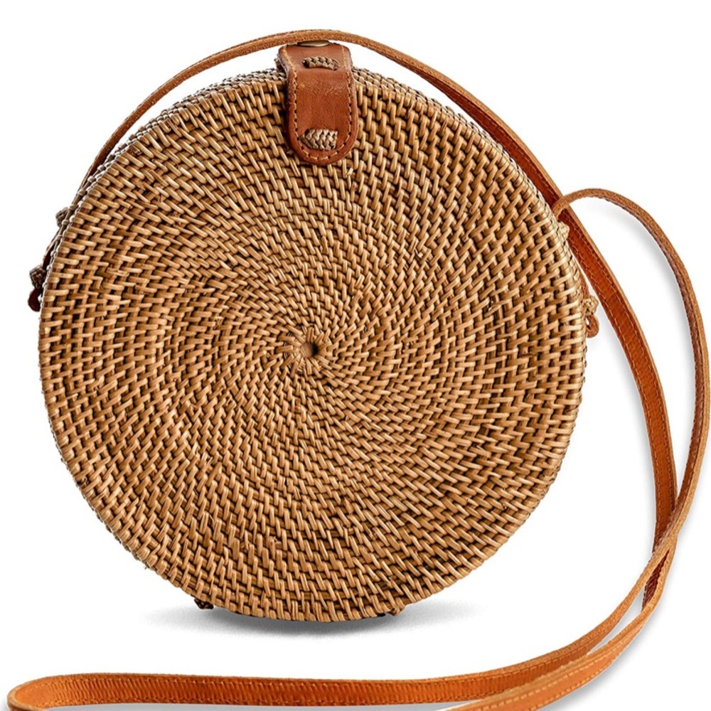 Rattan crossbody bag. Boho style